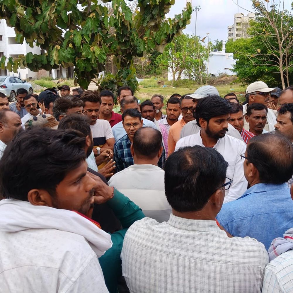 चीनी मिल में काम के दौरान फिटर की मौत:परिजनों ने मिल प्रशासन पर लापरवाही का आरोप लगाया