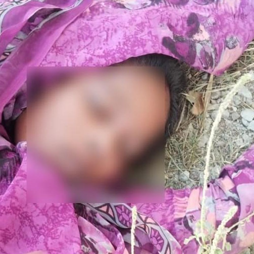 हमीरपुर में एनएच के किनारे महिला का शव मिला:शव की नहीं हो सकी शिनाख्त, गला दबाकर हत्या किए जाने की आशंका