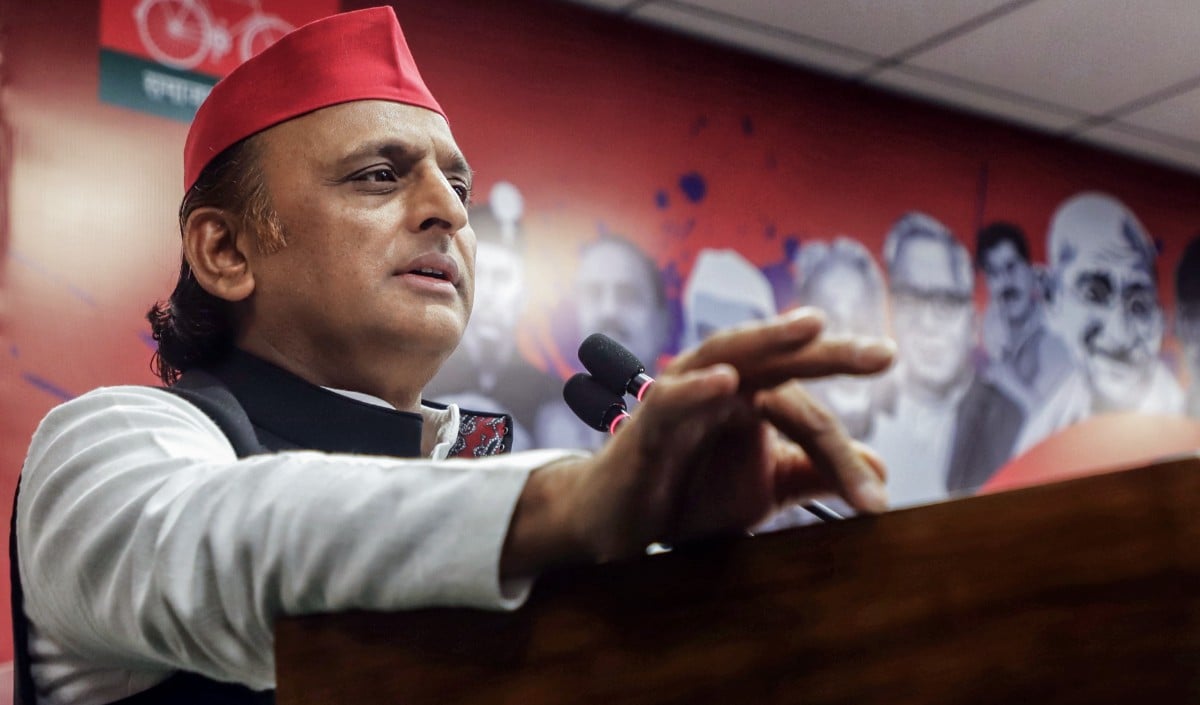 Noida में मजदूरों के बवाल पर गरमाई सियासत, Akhilesh Yadav ने BJP सरकार को जमकर घेरा