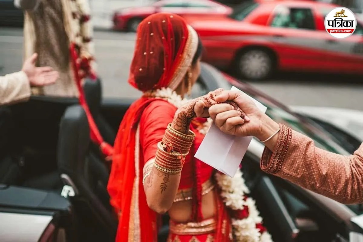 खबरदार जो कोई आगे बढ़ा.. ये मेरी गर्लफ्रेंड है, मेरे साथ जाएगी: प्रेमी ने बीच रास्ते रोकी कार, दूल्हा रह गया…