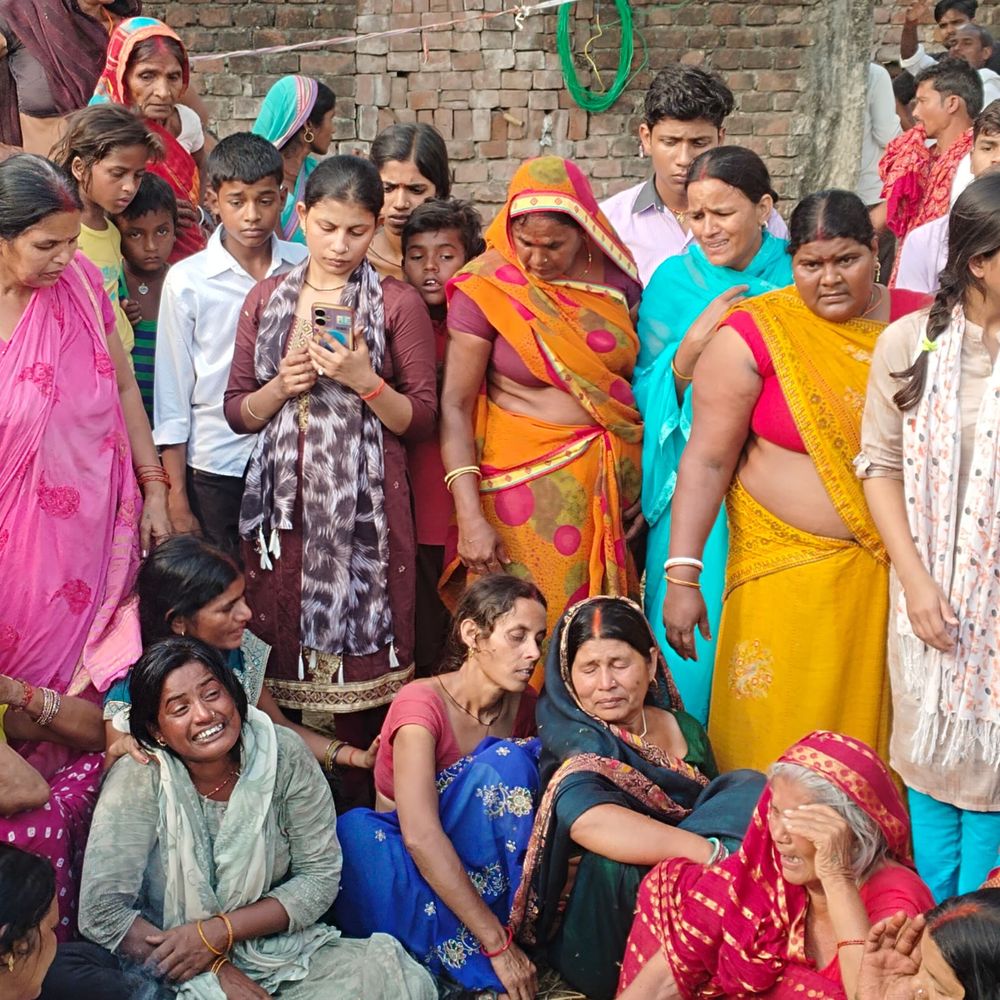 मघड़ा शीतला मंदिर में भगदड़ मामले में एक और FIR:कुप्रबंधन ने ली 8 महिलाओं की जान, 16 पुजारियों पर पैसे लेकर एंट्री देने का आरोप