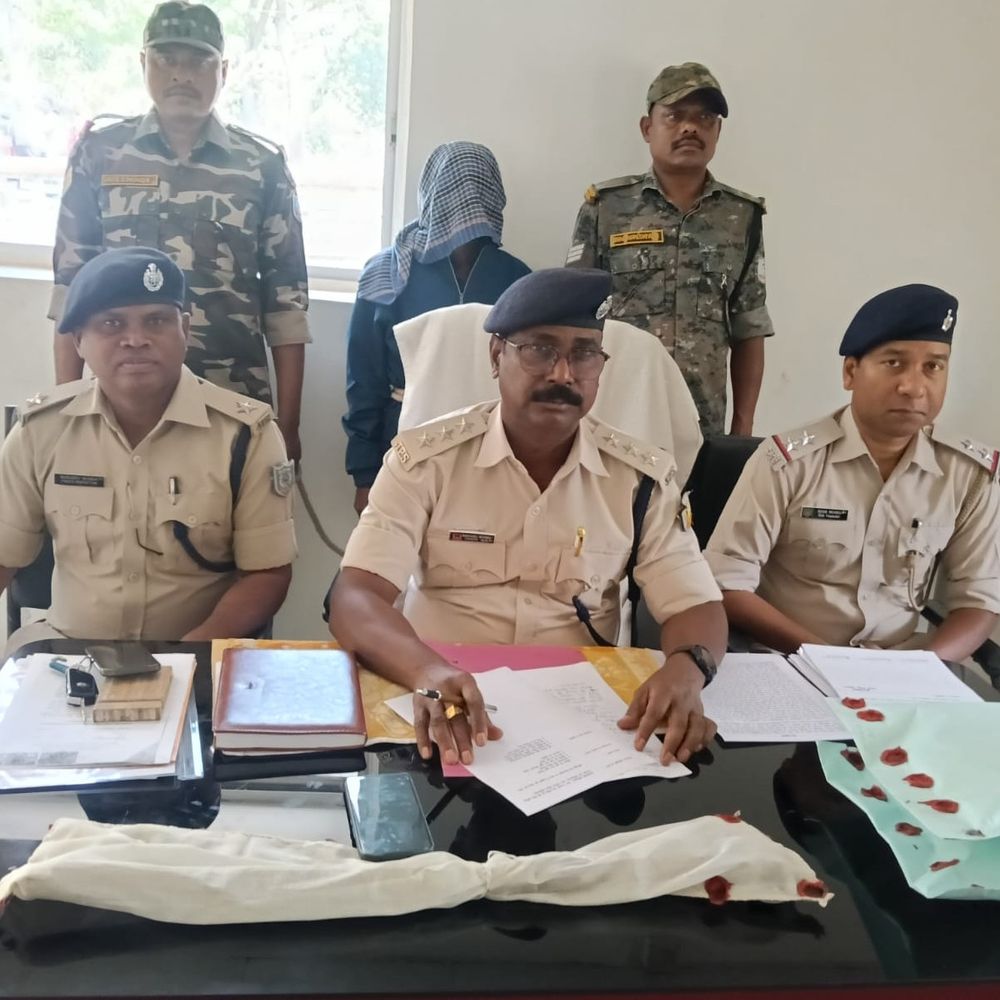 पश्चिमी सिंहभूम में बुजुर्ग महिला की हत्या का मामला:तानों से तंग आकर भतीजे ने की हत्या, टांगी से वार कर मार डाला, हुआ खुलासा