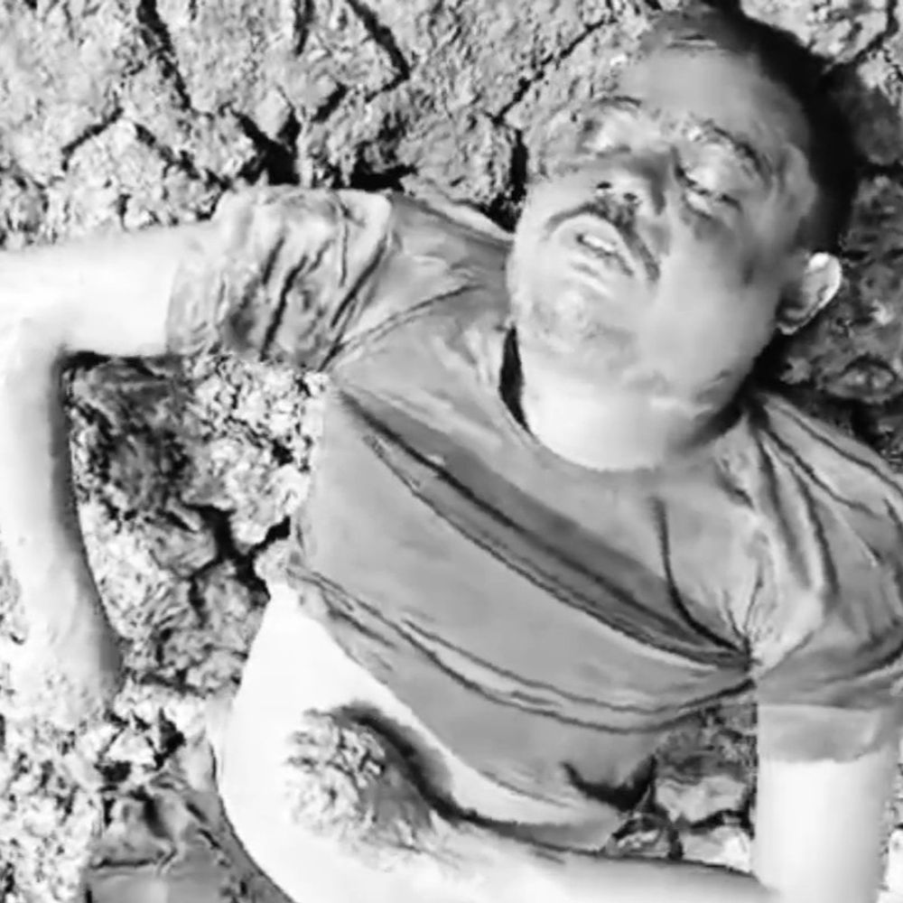 मठिला नहर में अज्ञात युवक का मिला शव:बक्सर में हत्या कर एक दिन पहले बॉडी फेंकने की आशंका, जांच में जुटी FSL की टीम