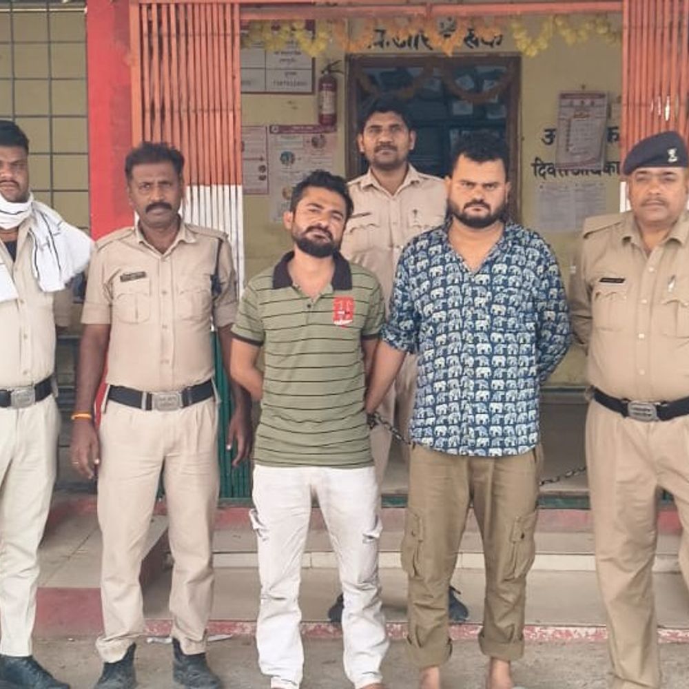 एटीएम कार्ड बदलकर लाखों की ठगी, 4 आरोपी गिरफ्तार:पन्ना के 3 सहित 4 बदमाश पकड़े, 57 कार्ड और 47 हजार नकदी बरामद