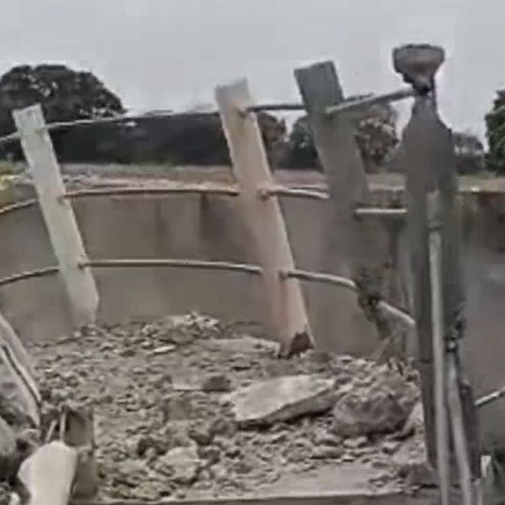 मऊगंज में पानी टंकी गिरी, कलेक्टर ने बनाई जांच टीम:तीन सदस्यीय टीम एक हफ्ते में सौंपेगी रिपोर्ट