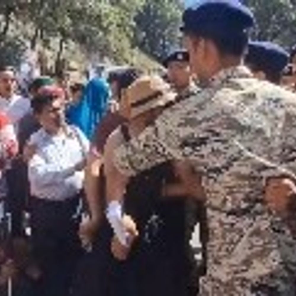 शिमला में दृष्टिहीनों की पुलिस से झड़प:सचिवालय के बाहर जाम लगाकर की नारेबाजी; सरकार को एक सप्ताह का दिया अल्टीमेटम