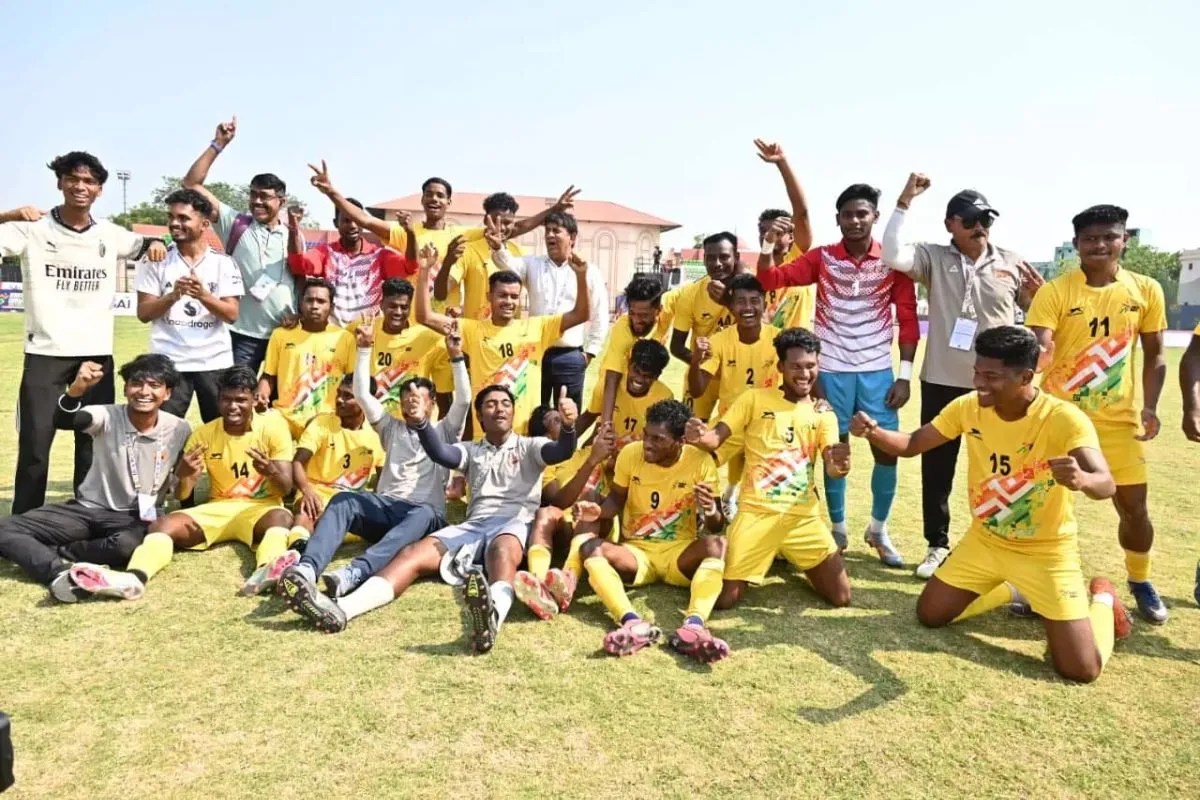 फुटबॉल फाइनल में छत्तीसगढ़ को रजत, आखिरी तक किया संघर्ष, पश्चिम बंगाल से 0-1 से हार