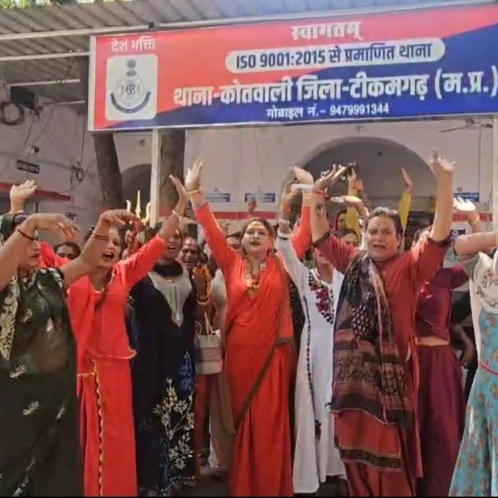 टीकमगढ़ में किन्नरों के दो पक्षों में गद्दी विवाद:एक पक्ष ने कोतवाली में शिकायत दर्ज कराई, दूसरे ने दादागिरी का लगाया आरोप