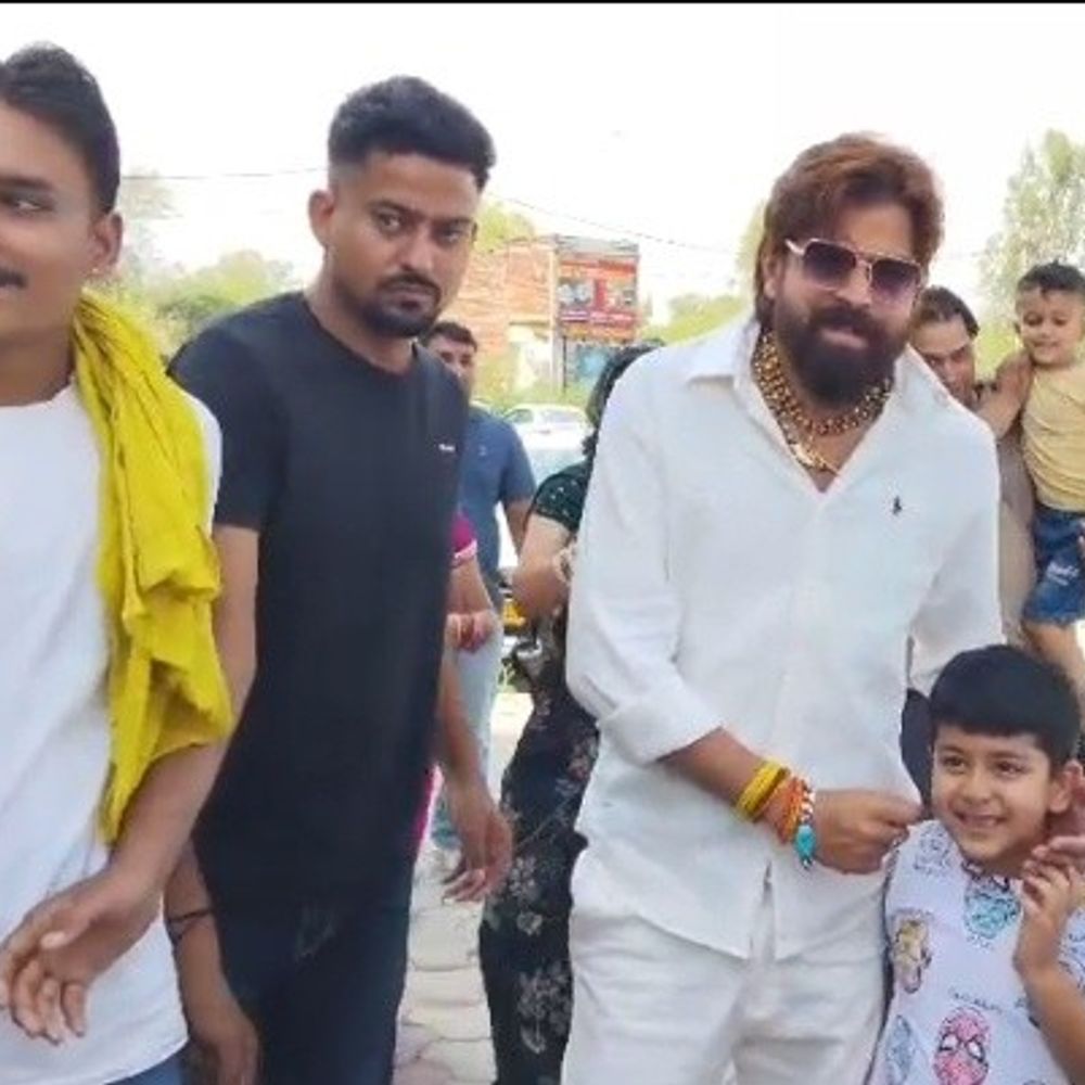 हरियाणवी कलाकार मासूम शर्मा फिर विवादों में:फिल्म प्रमोशन के दौरान अभद्र भाषा का प्रयोग, बोले-नेता भी बोलते हैं, उन पर कार्रवाई नहीं