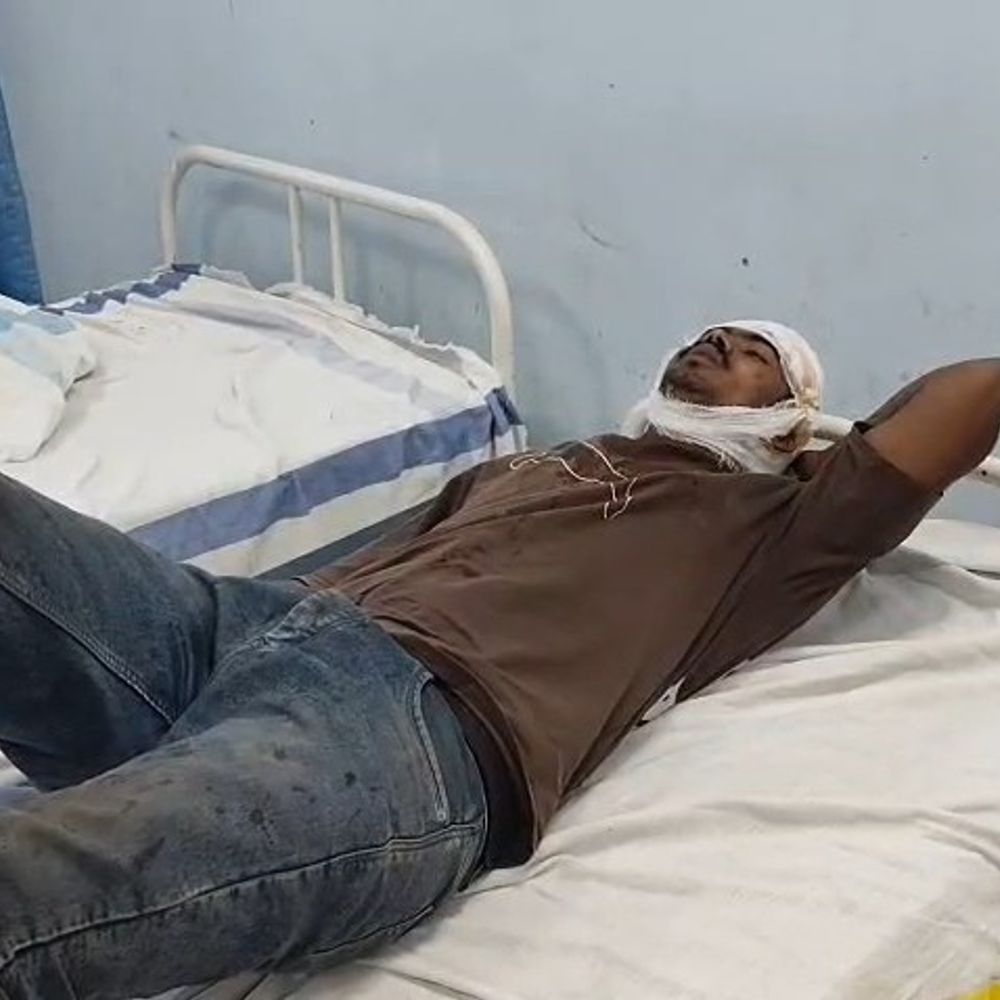 गोपालगंज में वेल्डर पर चाकू से वार, फरार:युवकों ने रोका, पहले मजाक किया फिर गाली-गलौज ;मारपीट