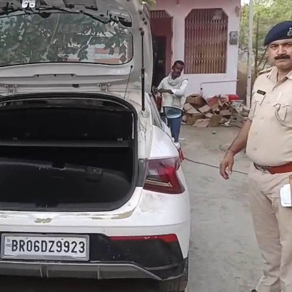 बोचहां में कार से 1.431 किलो गांजा बरामद, तस्कर गिरफ्तार:आरोपी न्यायिक हिरासत में भेजा गया; पुलिस खंगाल रही कॉल डिटेल्स