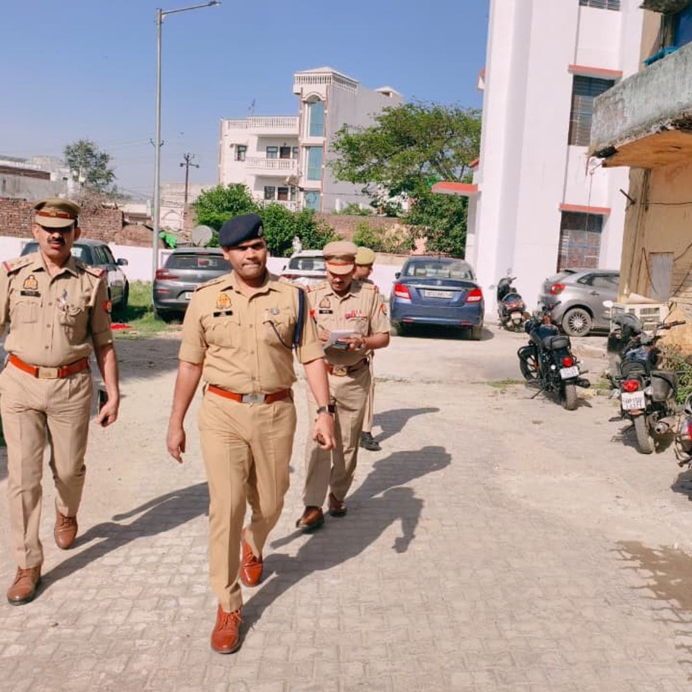 अमरोहा एसपी ने पांच थानों का निरीक्षण किया:कहा- टॉप टेन अपराधियों पर कार्रवाई करें, पुलिसिंग में सुधार के दिए निर्देश