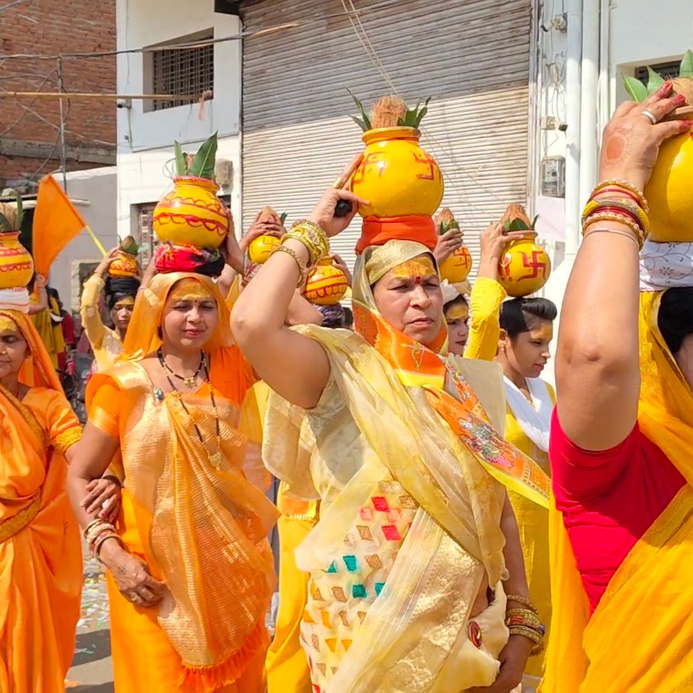 मनेन्द्रगढ़ में हनुमान जन्मोत्सव पर भक्तिमय माहौल:मंदिरों में उमड़ी भीड़, अखंड रामायण पाठ और कलश यात्रा निकाली गई