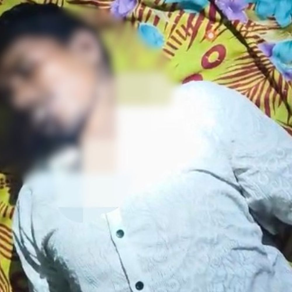 बाराबंकी में फंदे से लटका मिला युवक का शव:सायपुर गांव में बड़े भाई के कमरे से मिली बॉडी, जांच जारी