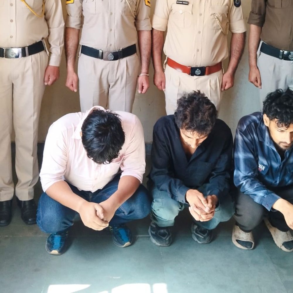 हिमाचल में पंजाब-हरियाणा के 3 तस्कर गिरफ्तार:9 ग्राम चिट्टे के साथ ठियोग में पकड़े, आज कोर्ट में पेश कर रिमांड की मांग करेगी पुलिस