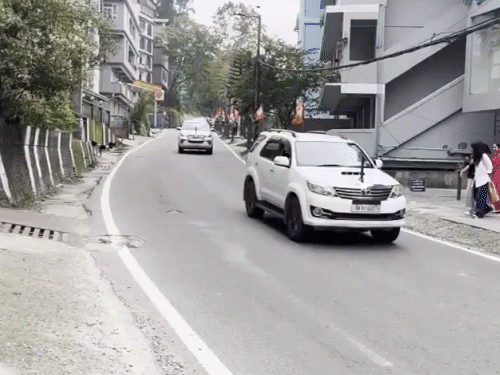 PM मोदी का आज से 2 दिन का सिक्किम दौरा:₹4000 करोड़ की परियोजनाओं का शिलान्यास करेंगे; राज्य के 50वें स्थापना दिवस समारोह में शामिल होंगे