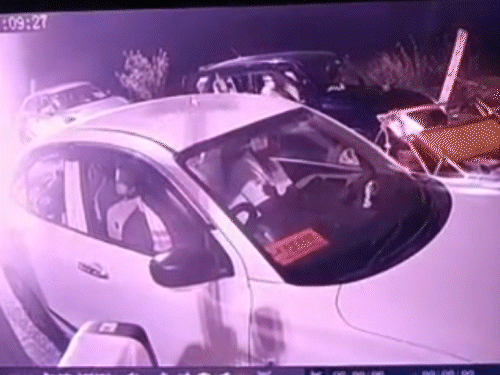 रांची के मांडर टोल प्लाजा पर बवाल; हुई मारपीट:लाइन नंबर 7 से जबरन घुसने को लेकर हंगामा, कई कर्मी घायल, CCTV आया सामने