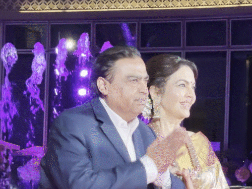 NMACC की तीसरी एनिवर्सरी में पहुंचे सलमान खान:रणवीर सिंह भी सेलिब्रेशन में शामिल हुए, मुकेश-नीता अंबानी ने इवेंट होस्ट किया था