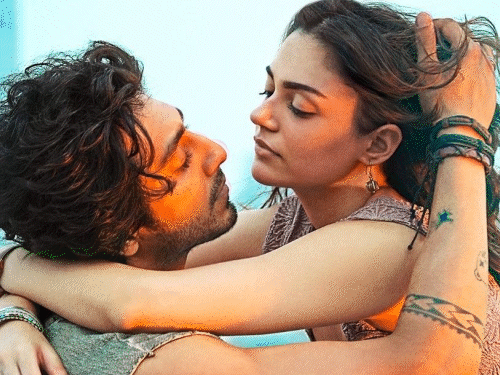 सैयारा की टीम फिर साथ दिखेगी:अहान पांडे-अनीत पड्डा की अगली रोमांटिक फिल्म का ऐलान, 2027 में होगी रिलीज