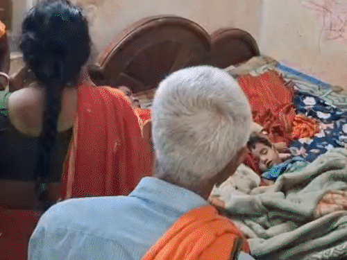 मुजफ्फरपुर ट्रिपल मर्डर की 10 तस्वीरें:बेड पर मां-2 बच्चों की बॉडी, रूम के बाहर रस्सी; बाहर से बंद था कमरे का दरवाजा