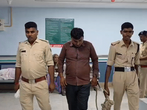 गोपालगंज में 8 साल बच्ची से 3 दिन तक रेप:पैसे का लालच देकर करता था दुष्कर्म, SP बोले-स्पीडी ट्रायल चलाकर दिलाएंगे सजा