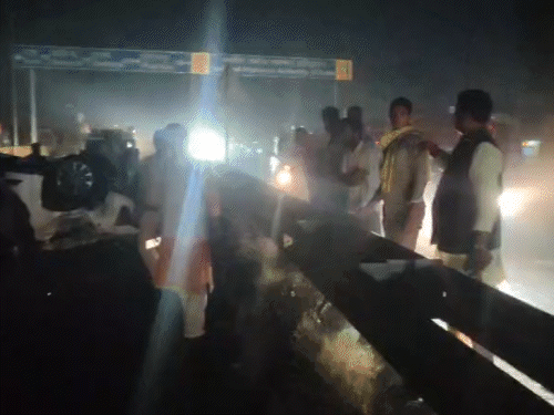 बेगूसराय में कुम्हरार विधायक की कार दुर्घटनाग्रस्त:संजय गुप्ता बंगाल चुनाव प्रचार से पटना लौट रहे थे; पत्नी, बेटी और बॉडीगार्ड सुरक्षित