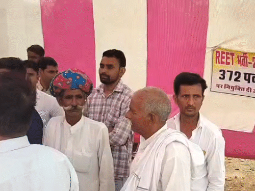 भरतपुर में गुर्जर महापंचायत स्थगित, कल कलेक्टर से मिलेंगे:बैंसला बोले- सरकार चाहे तो कल नौकरी दे सकती है; धरने पर बैठे रीट अभ्यर्थी