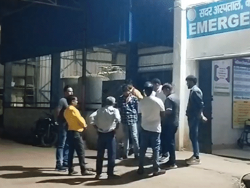 कोडरमा में सांप काटने से महिला की मौत:खेत में गेहूं उठाने गई महिला, मौके पर हुई बेहोश, अस्पताल में इलाज के दौरान तोड़ा दम