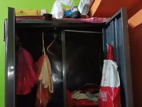 जमशेदपुर में बंद घर में चोरी; जेवरात गायब:आईआरबी जवान के घर का ताला तोड़कर घुसे चोर, अलमारी-लॉकर खोल ले गए जेवर- नकदी