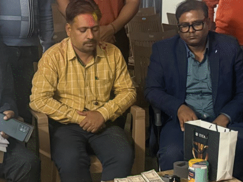 बेतिया के पूर्व असिस्टेंट इंजीनियर की संपत्ति 295 प्रतिशत अधिक:अब 34.27 लाख रुपए आय से अधिक संपत्ति का दूसरा केस दर्ज, 100 करोड़ की बनाई है प्रॉपर्टी