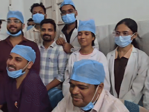 पूर्णिया GMCH के डॉक्टरों ने मरीज को दी नई जिंदगी:पेशेंट बोला- गले में था 30 साल पुराना ट्यूमर था, मरने का इंतजार कर रहा था