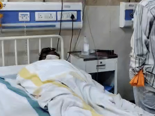 नालंदा में बस ने भाई-बहन को रौंदा:शादी समारोह से घर लौट रहे थे, दोनों की हालत गंभीर; धूल भरी आंधी के चलते हादसा