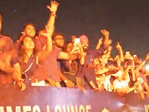 जयपुर में करण औजला के कॉन्सर्ट में बिना पास एंट्री:सिंगर ने कहा-‘सपना बड़ा देखो’, परमिश वर्मा की होगी स्पेशल एंट्री