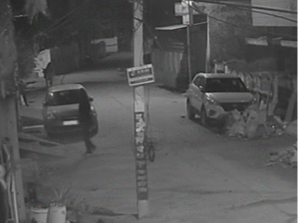 कोटपूतली में घर में लगा सिलेंडर चोरी, VIDEO:10 फीट का गेट फांदकर घुसा चोर, पॉर्च से उठाया और सिर पर रखकर भाग निकला