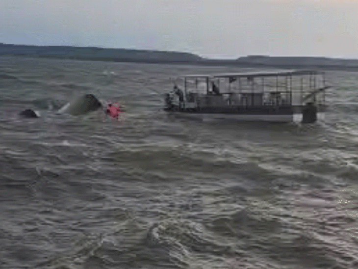 MP के जबलपुर में क्रूज डूबा, 4 शव मिले:कई लापता, 30 से ज्यादा पर्यटक सवार थे, 15 तैरकर निकले; बरगी डैम में हादसा