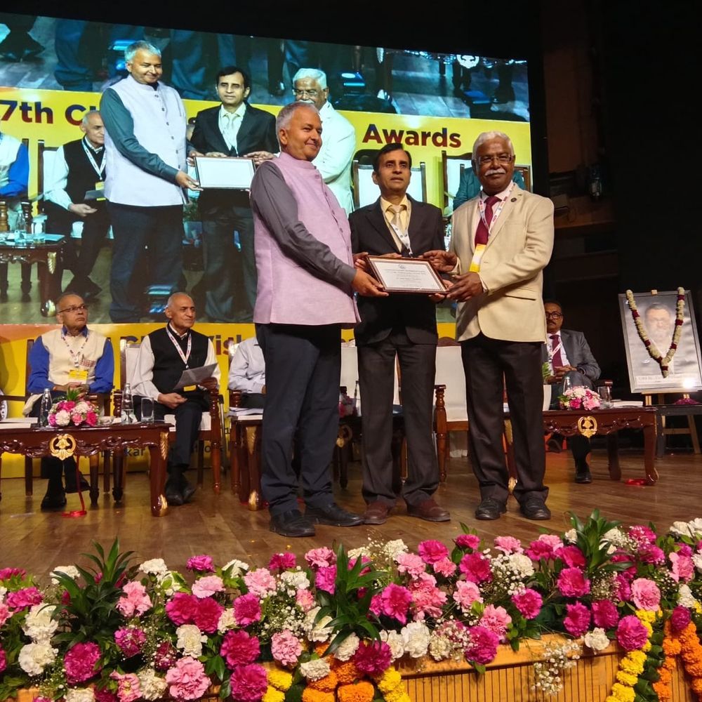 मधुबनी के डॉ. सुनील चौधरी को विश्वकर्मा पुरस्कार मिला:निर्माण और आपदा प्रबंधन में योगदान के लिए मिला सम्मान