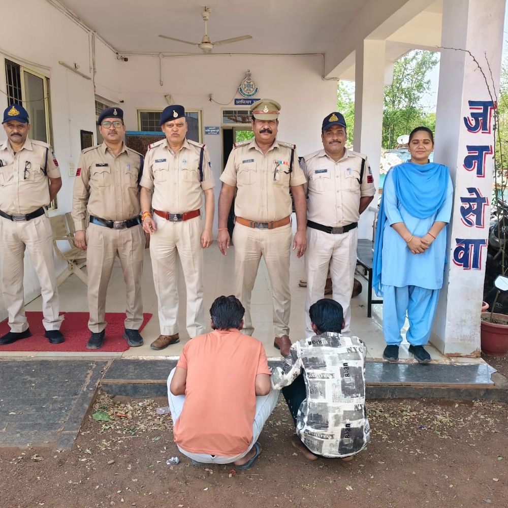 मंदिर में चोरी करने वाले 2 युवक गिरफ्तार:कटनी में 95 हजार रुपए के जेवर मिले, एक आरोपी आदतन अपराधी