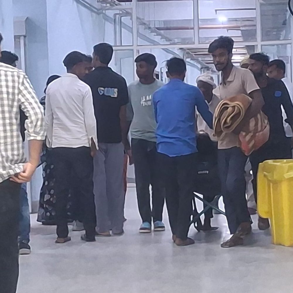 ट्रैक्टर ने 2 बाइक सवारों को कुचला, 2 की मौत:गोपालगंज में गाड़ी छोड़कर ड्राइवर फरार, एक घायल गोरखपुर रेफर