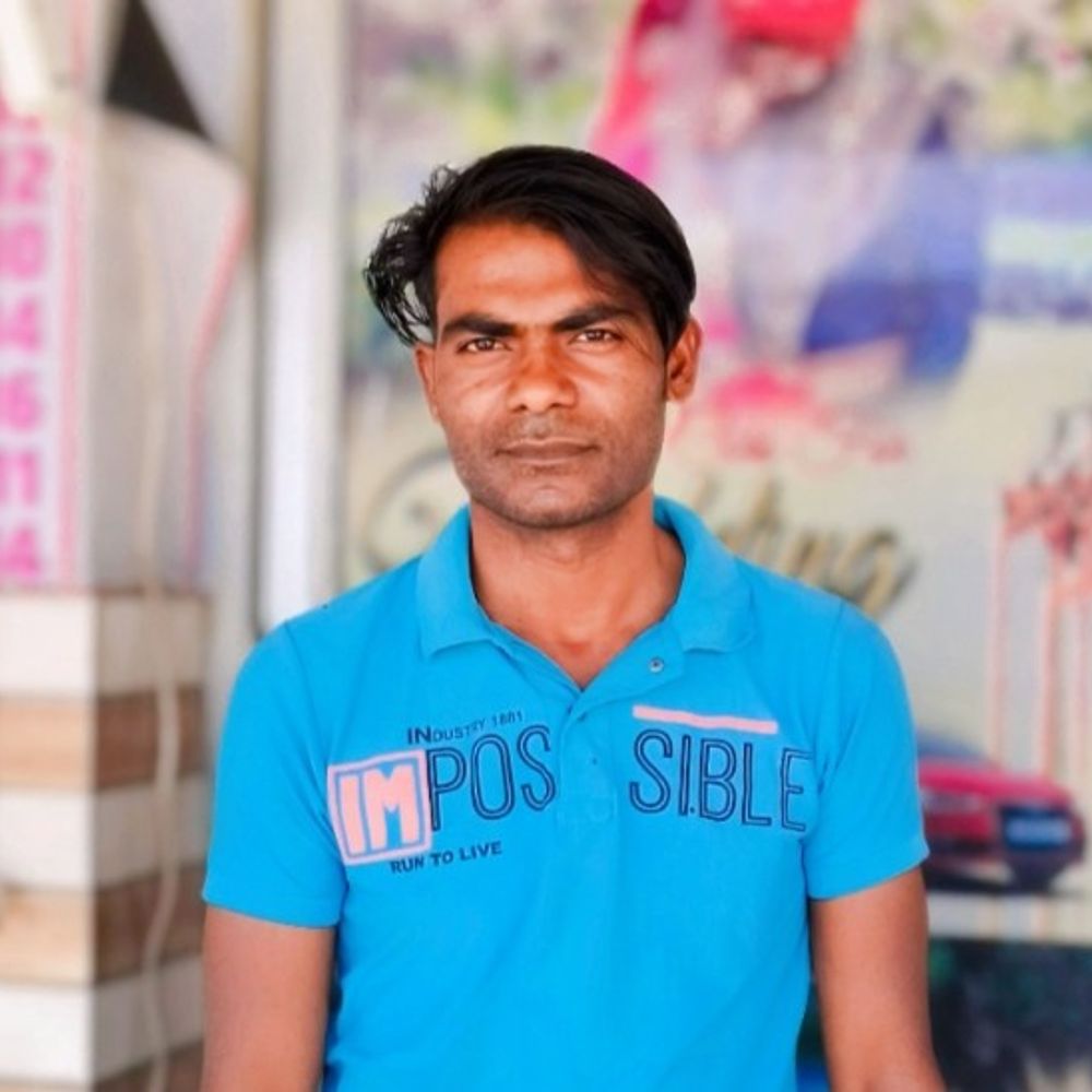 पलवल में होटल से आईफोन चोरी:महिला और उसके साथी पर केस दर्ज; मालिक बोला- सरपंच ने समझौते का दबाव बनाया