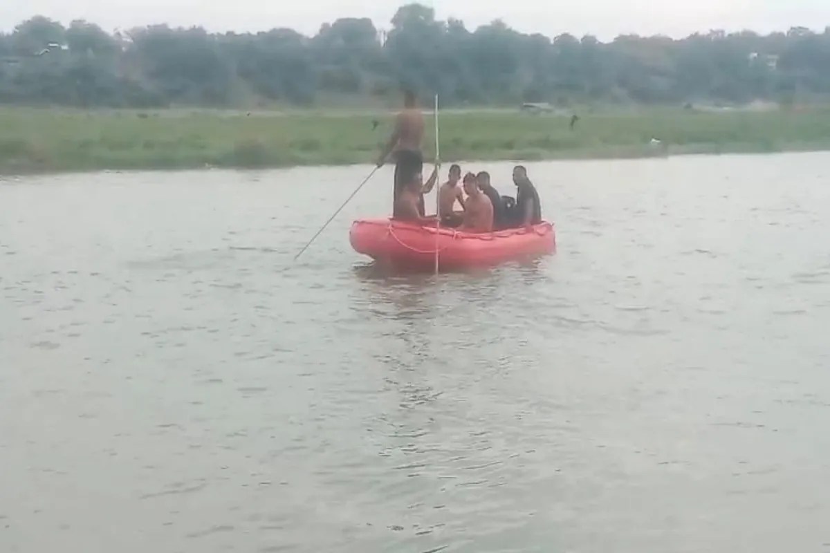 महीसागर नदी में चार युवक डूबे, एक की मौत, दो को बचाया, एक की तलाश