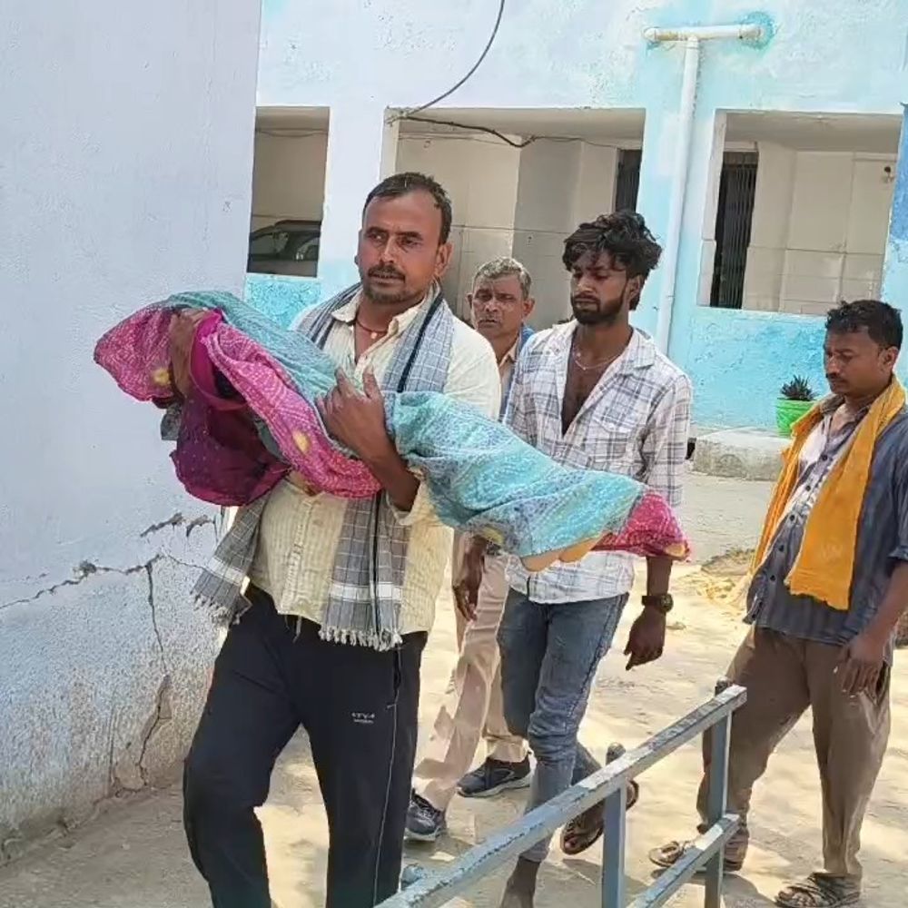 गोरार गांव में 8 वर्षीय बच्ची की डूबने से मौत:कपड़े धोते समय पैर फिसला, ग्रामीणों ने शव को पोखरे से बाहर निकाला