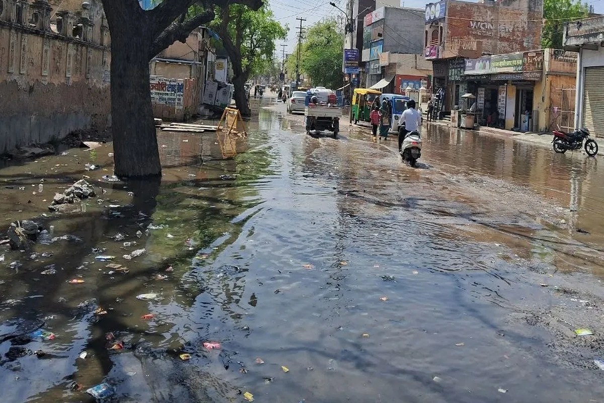 मेरा शहर मेरा मुद : नाली बनी नासूर: समाधान गायब, रास्ते पर लगा ताला