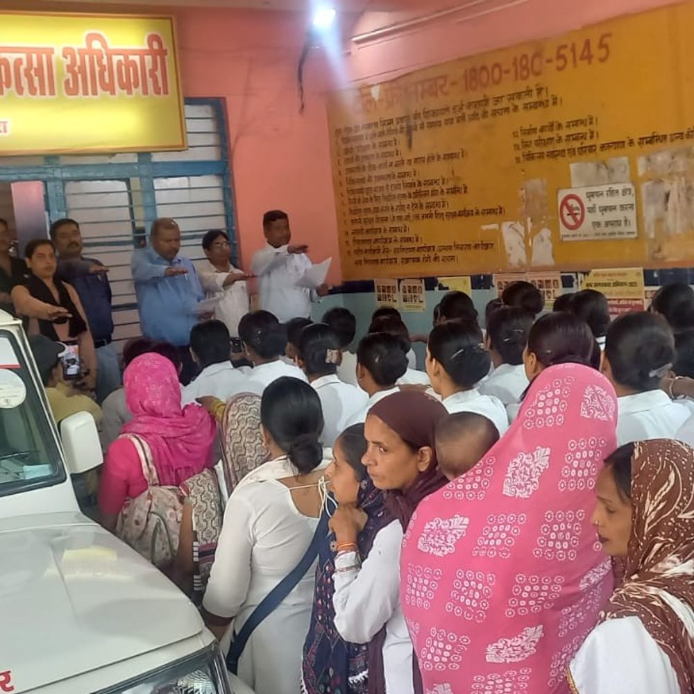 मथुरा में संचारी रोग नियंत्रण अभियान शुरू:जागरूकता रैली निकाली गई, 30 अप्रैल तक चलेगा दस्तक अभियान