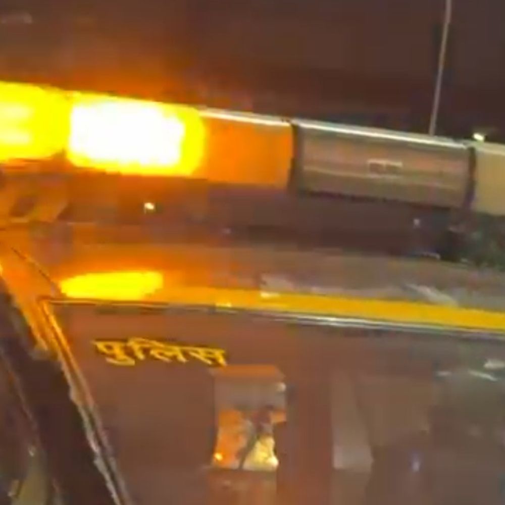 रामपुर में अज्ञात वाहन ने व्यक्ति को मारी टक्कर, मौत:दिल्ली-लखनऊ हाईवे पर हुआ हादसा; पुलिस जांच में जुटी