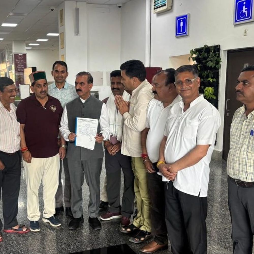 हिमाचल में वाहनों का मैनुअल फिटनेस टेस्ट रहेगा जारी:टैक्सी, बस-ट्रक ऑपरेटरों को राहत; CM बोले-केंद्र सरकार के समक्ष उठाएंगे मुद्दा