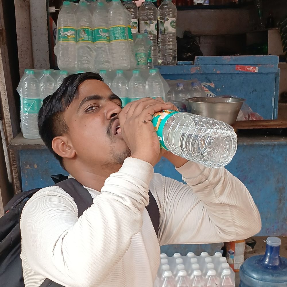 गोपालगंज में टेम्परेचर 42 डिग्री तक पहुंचा:हीटवेव जैसे हालात, सडकें हुई खाली; जूस-शरबत की दुकानों पर भीड़