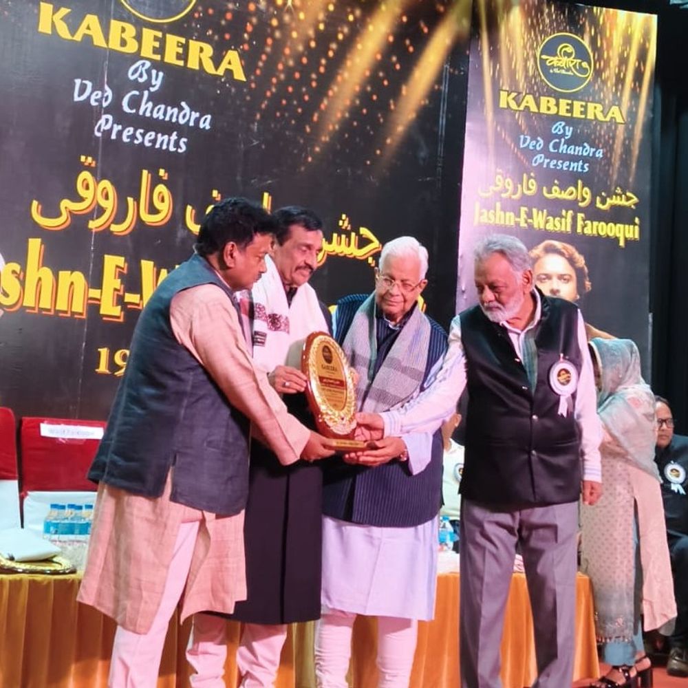 लखनऊ में ‘जश्न-ए-वासिफ फारूकी’ मुशायरा:शायरों ने गजलों से समां बांधा, पूर्व कार्यकारी मुख्यमंत्री डॉ. अम्मार रिजवी ने पढ़ा मुशायरा