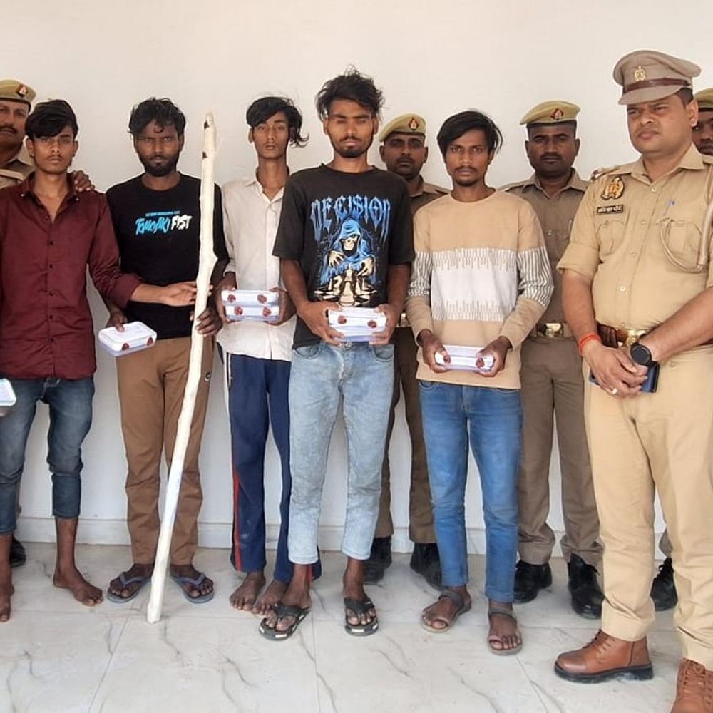 देवरिया में युवक की हत्या का खुलासा:लिफ्ट देने के बाद हुई वारदात, 5 आरोपी गिरफ्तार, सामान बरामद