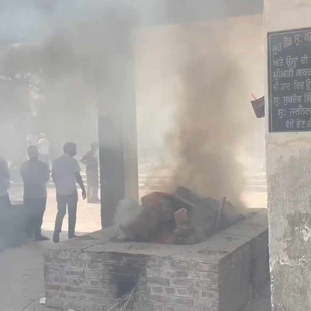 मथुरा नाव हादसे में मृत युवक का शव फाजिल्का पहुंचा:6 दिन बाद घटनास्थल से 7 किलोमीटर दूर मिली डेडबॉडी, आज हुआ अंतिम संस्कार