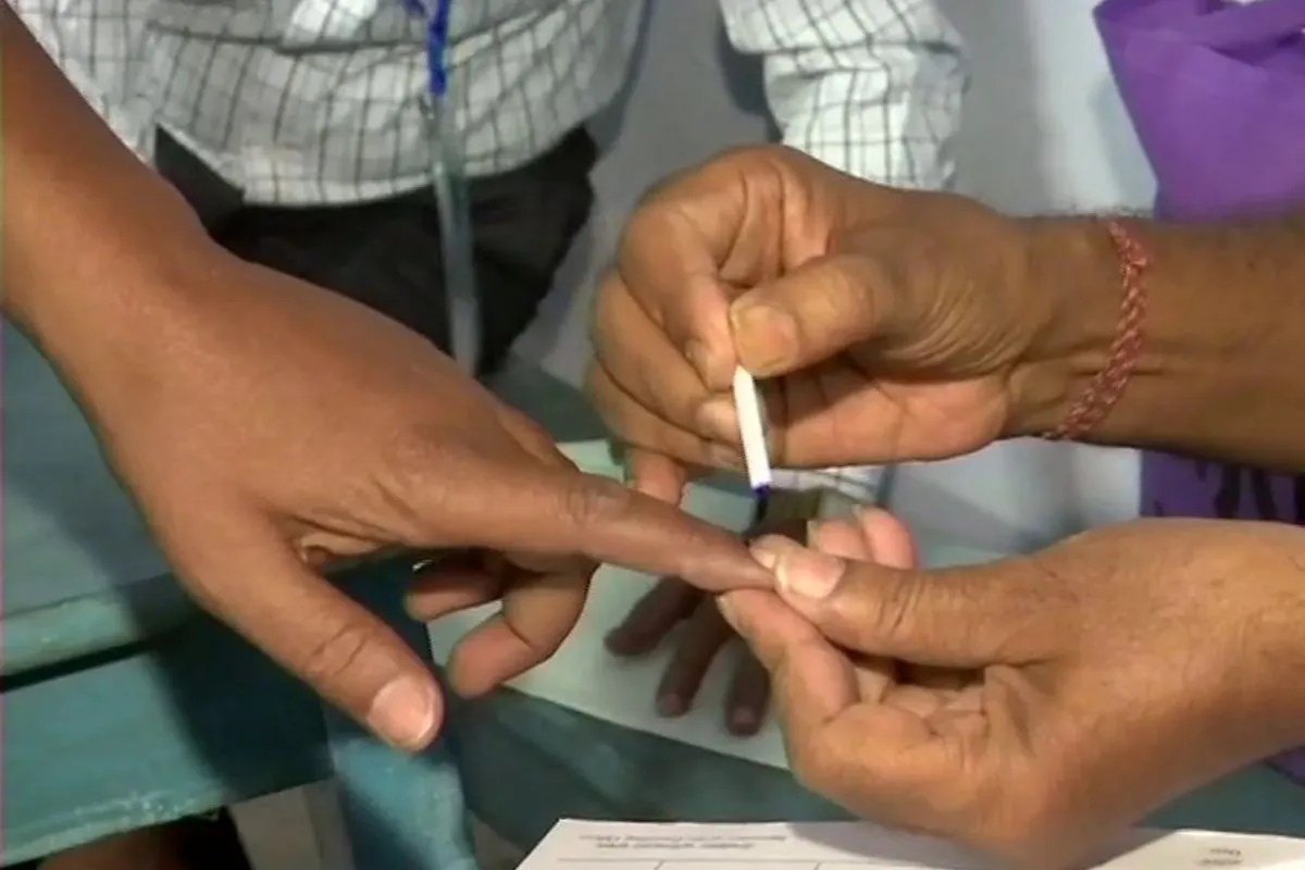 गुजरात स्थानीय निकाय चुनाव: आज सुबह 7 बजे से होगी वोटिंग, 9263 सीटों के मतदाता करेंगे प्रत्याशियों के भाग्य का फैसला